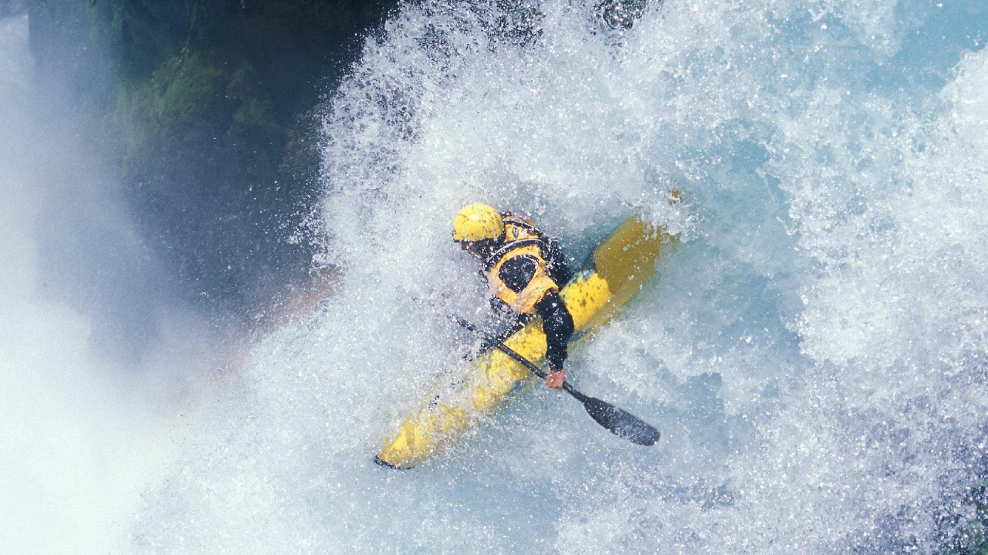 阿隆索状态火热，阿斯顿马丁绝杀法拉利，一场策略与勇气的胜利